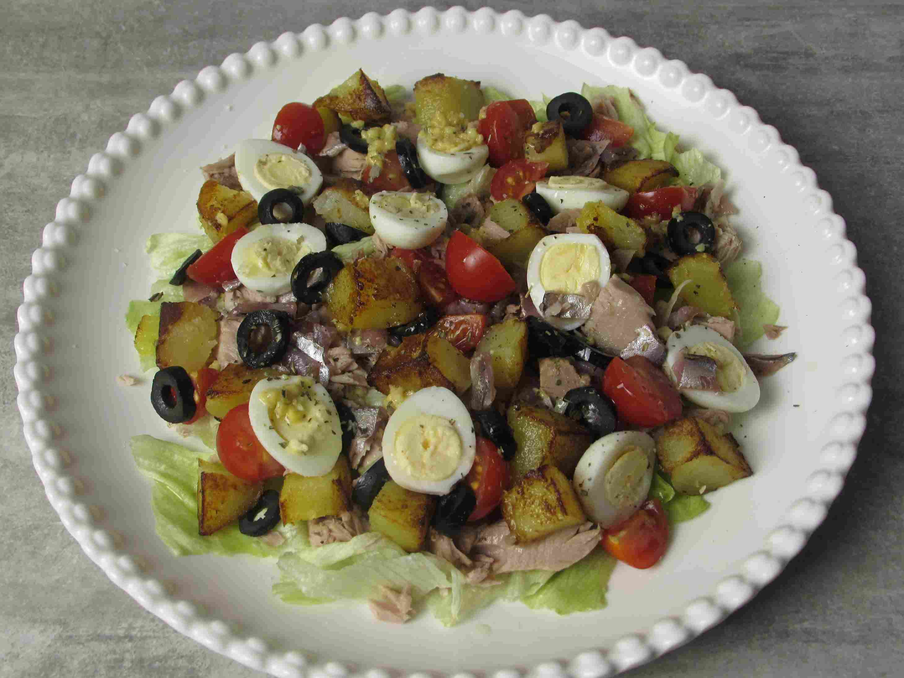 Салат "Нисуаз"