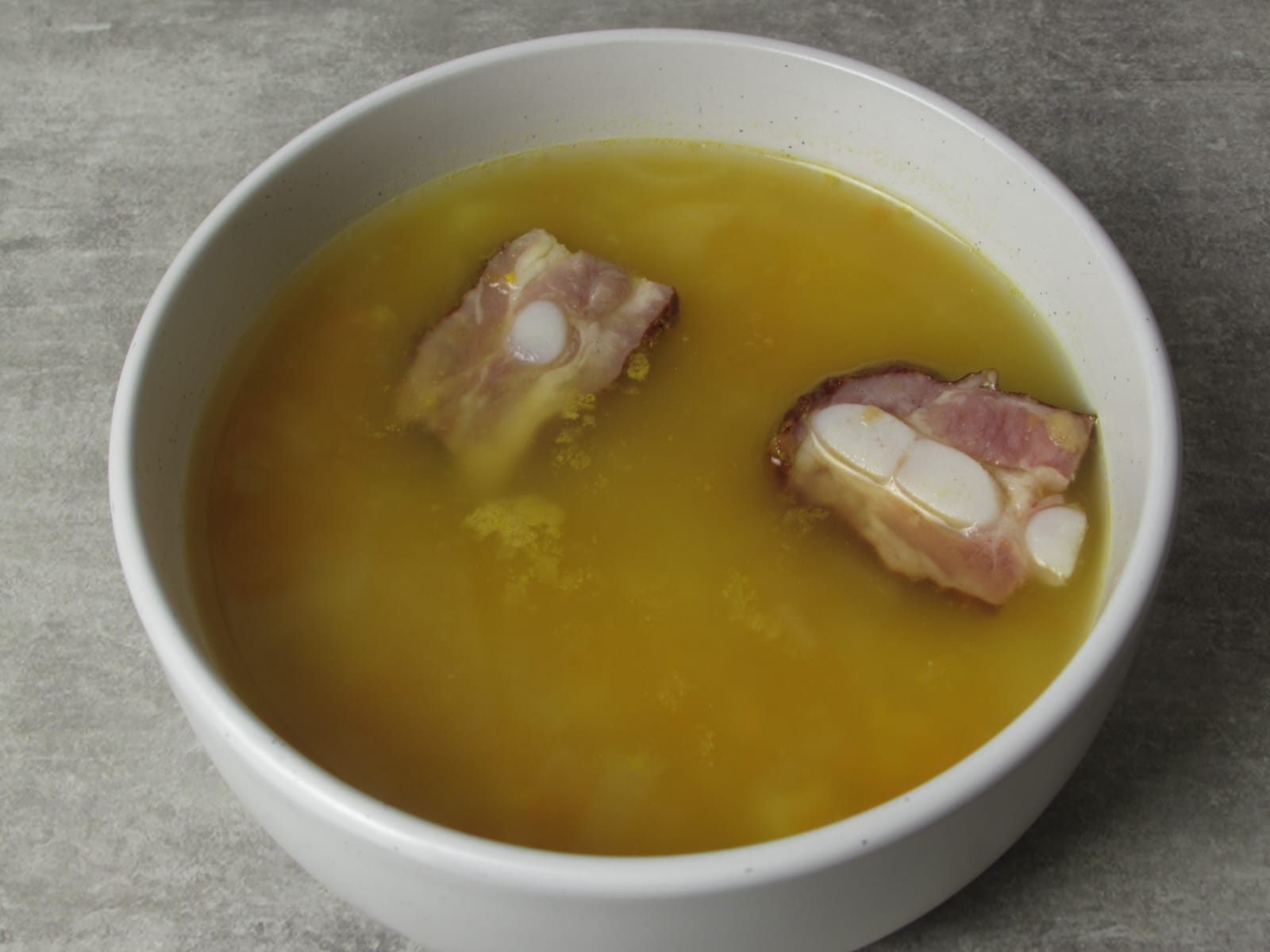 Гороховый суп с копченостями